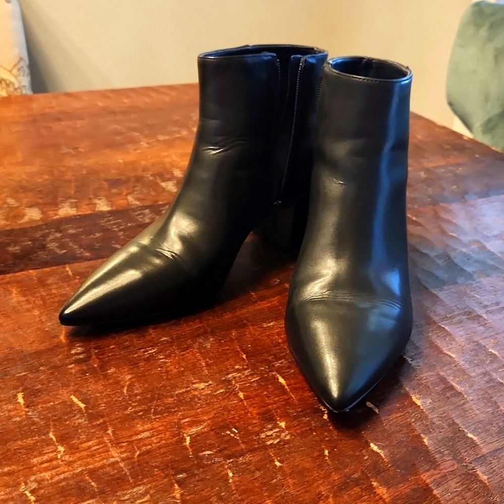 Ann Taylor black booties